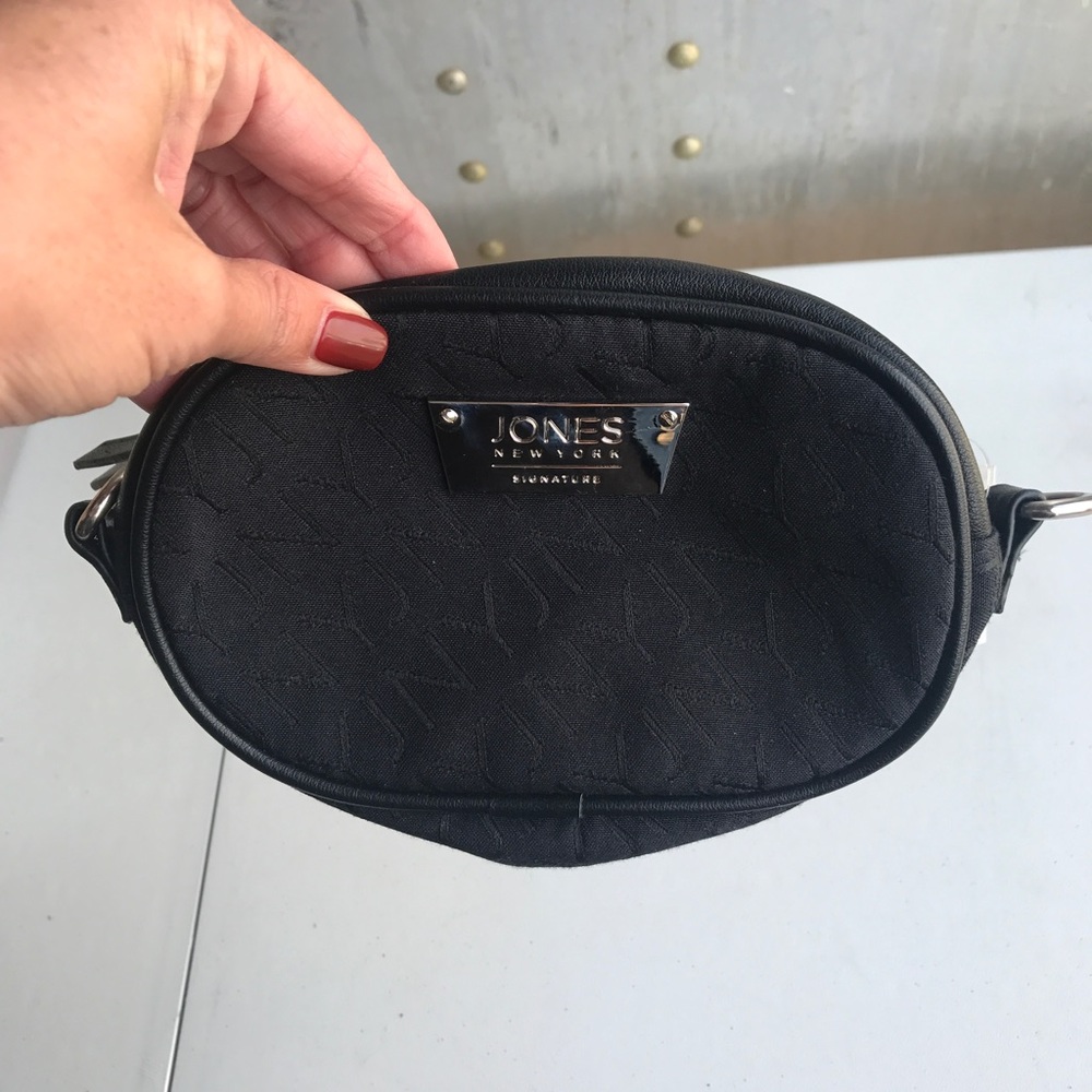 Jones New York cosmetic bag